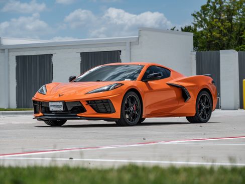Used 2023 Chevrolet Corvette Stingray Premium Cpe w/ Z51 Performance Package RWD image 3