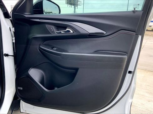 Used 2021 Chevrolet TrailBlazer RS w/ Technology Package image 19