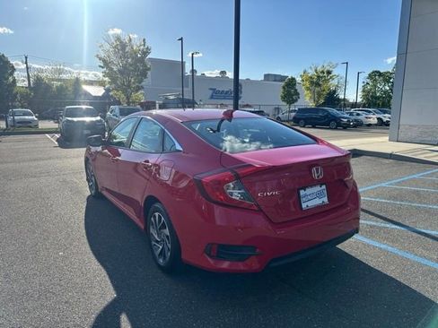 Certified 2018 Honda Civic EX image 6