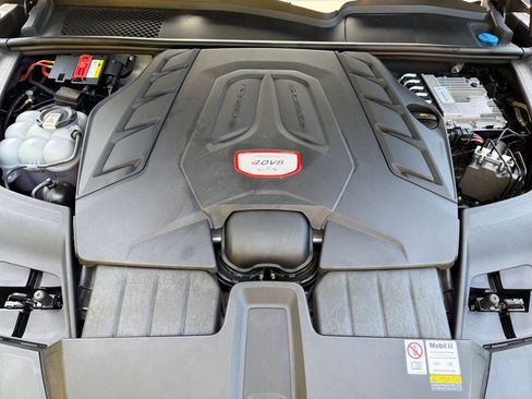 Used 2023 Porsche Cayenne GTS w/ Assistance Package AWD/4WD image 9