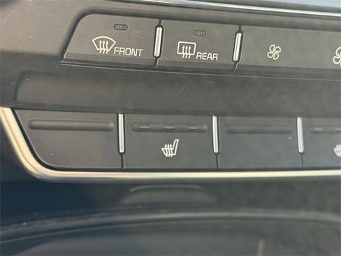 Used 2019 Kia Sorento SX image 22