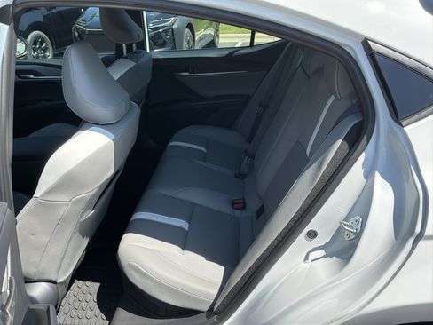 Used 2026 Toyota Camry SE FWD image 30