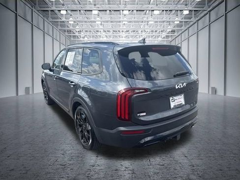 Used 2022 Kia Telluride SX w/ SX Prestige Package AWD/4WD image 3