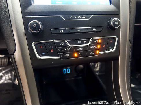 Used 2020 Ford Fusion SEL FWD image 17