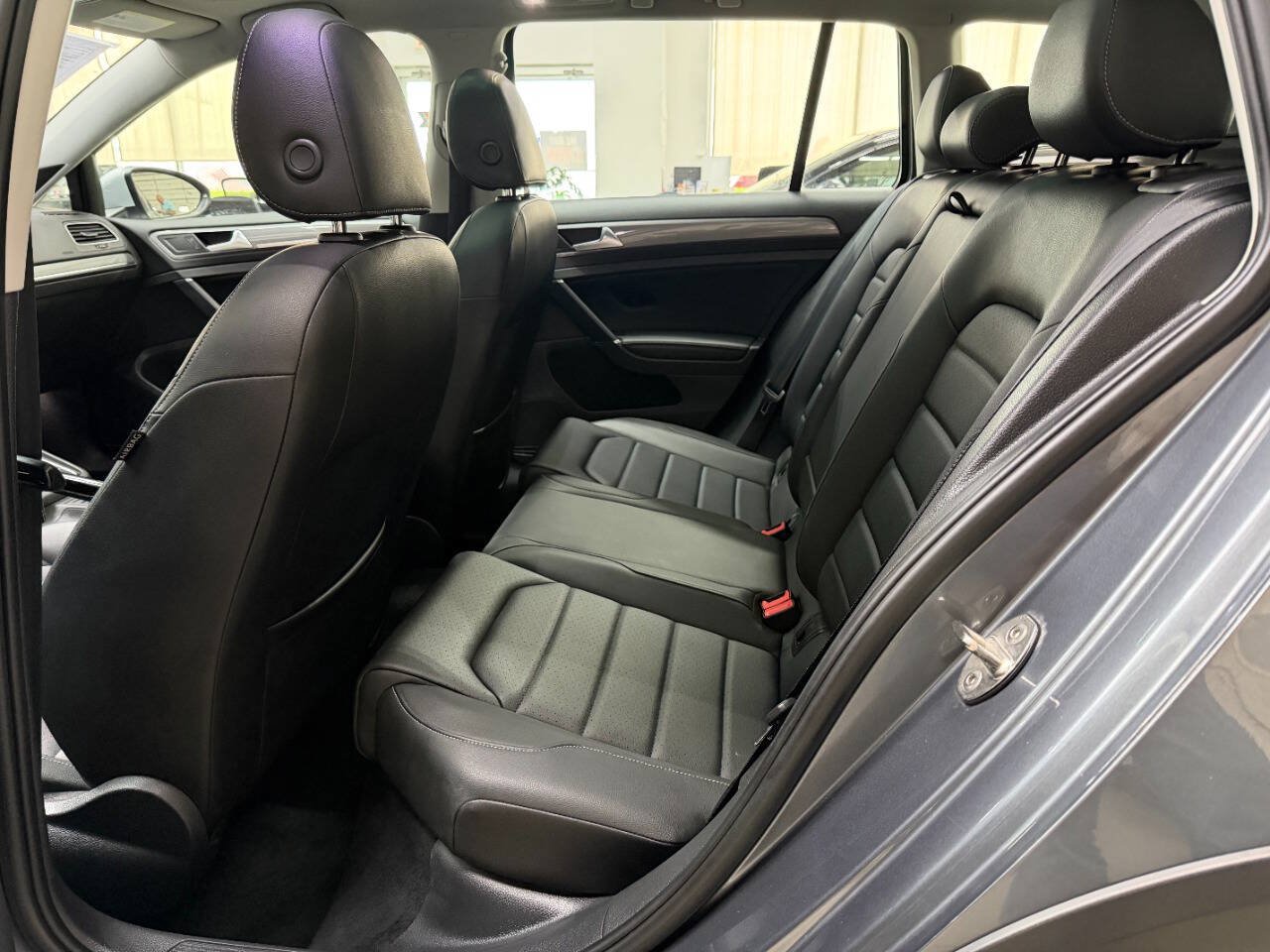 Used 2018 Volkswagen Golf Alltrack AWD/4WD image 13