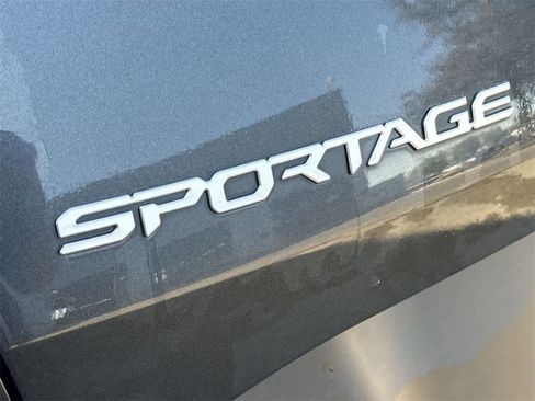 Used 2023 Kia Sportage LX image 10