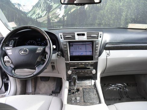 Used 2010 Lexus LS 460 AWD image 18
