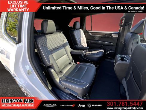 Used 2024 GMC Acadia Denali w/ Super Cruise Package FWD image 24