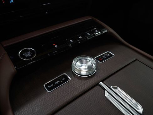 Used 2025 Lincoln Navigator Reserve image 25