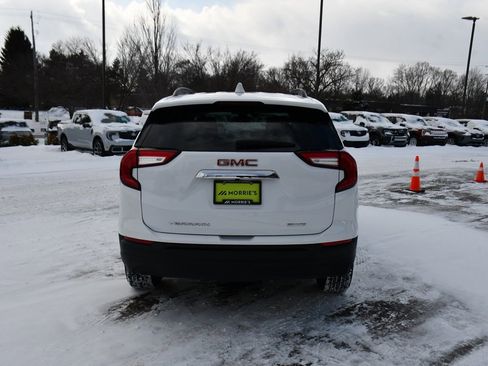 Used 2022 GMC Terrain SLE w/ Driver Convenience Package image 5