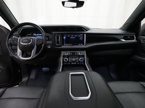 Used 2021 GMC Yukon Denali w/ Denali Premium Package AWD/4WD image 5