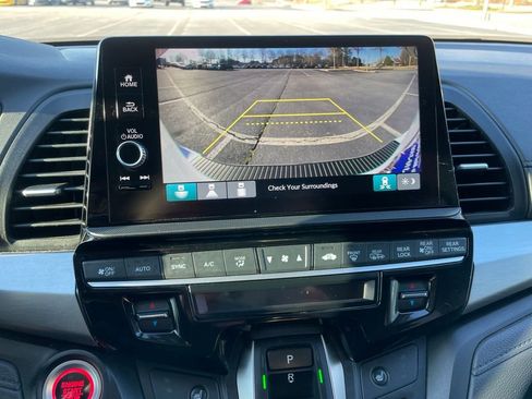 Certified 2025 Honda Odyssey EX-L image 17