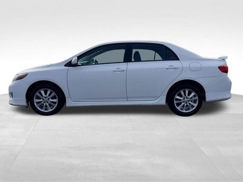 Used 2010 Toyota Corolla image 6