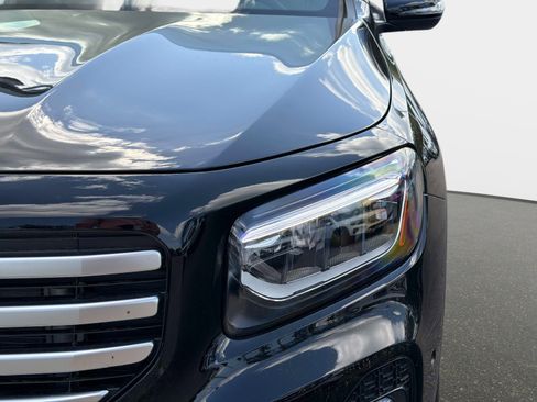 New 2026 Mercedes-Benz GLB 250 image 9