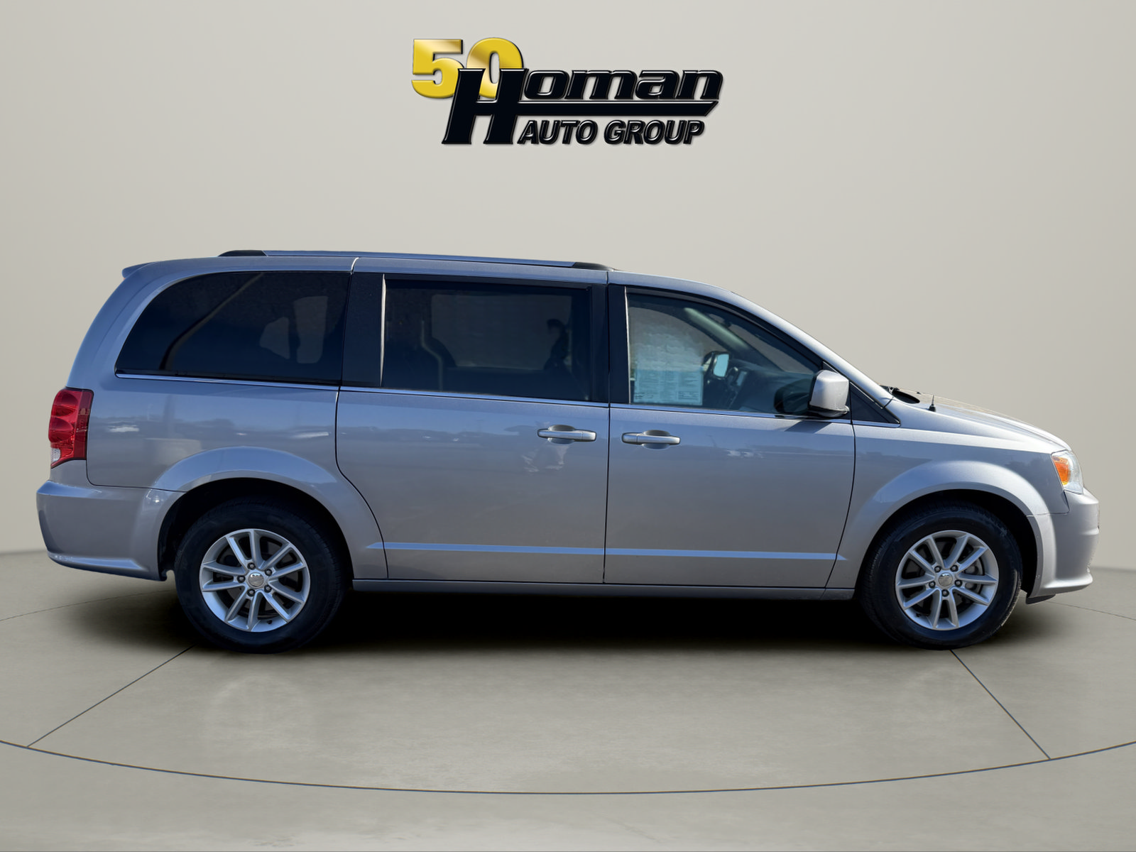 Used 2019 Dodge Grand Caravan SXT FWD image 6
