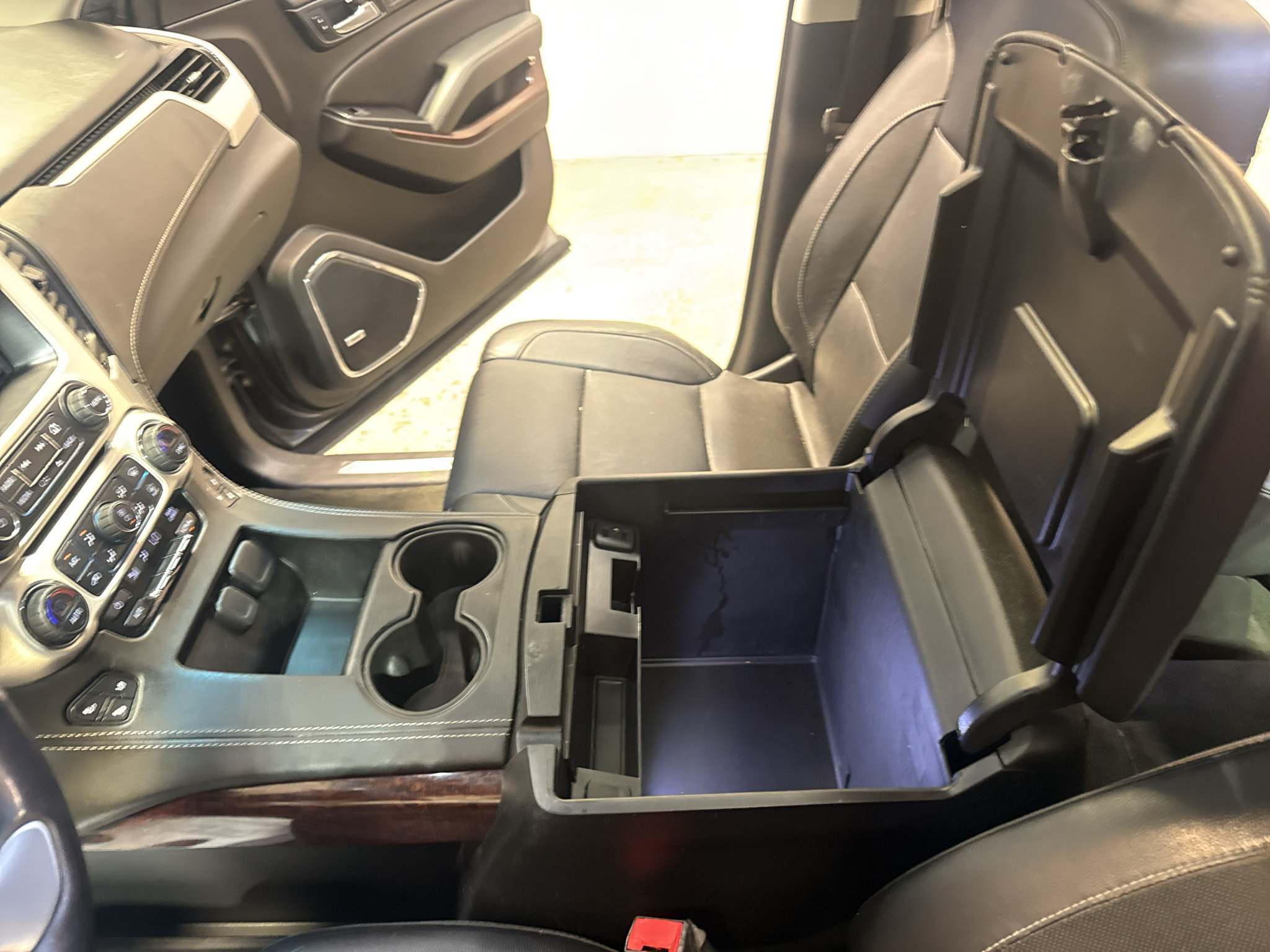 Used 2018 GMC Yukon XL SLT w/ Premium Edition AWD/4WD image 21
