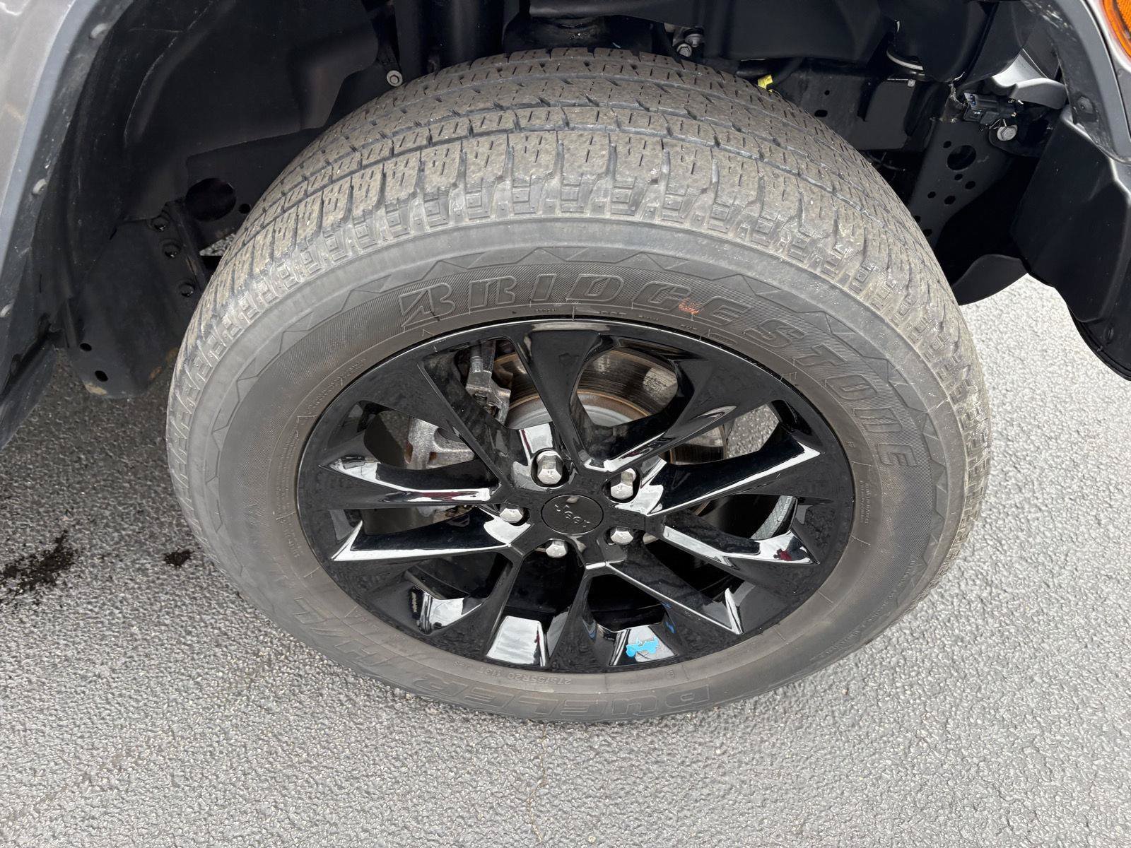 Used 2023 Jeep Wrangler Unlimited Sahara AWD/4WD image 23