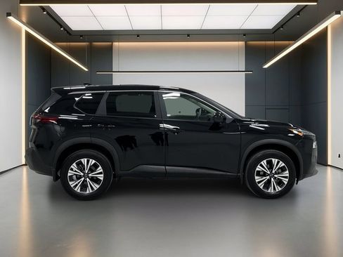 Used 2023 Nissan Rogue SV AWD/4WD image 7