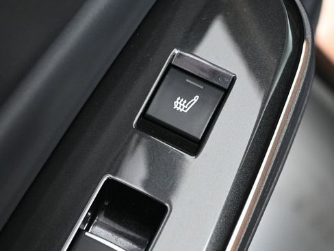 Certified 2025 Toyota Crown Signia image 35