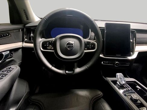 Used 2025 Volvo XC90 B6 Ultra w/ Protection Package Premier AWD/4WD image 5