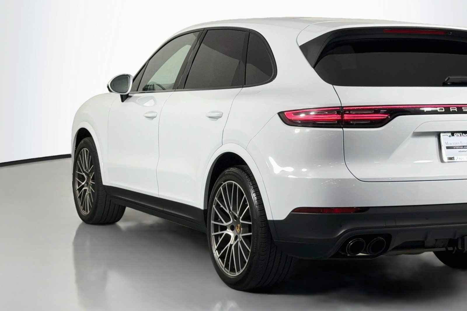 Used 2023 Porsche Cayenne Platinum Edition AWD/4WD image 16