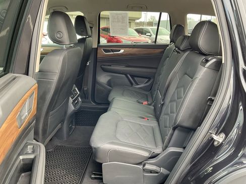 Used 2025 Volkswagen Atlas SE image 22