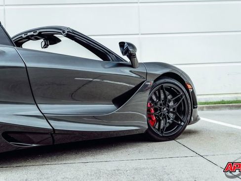 Used 2020 McLaren 720S Performance RWD image 34