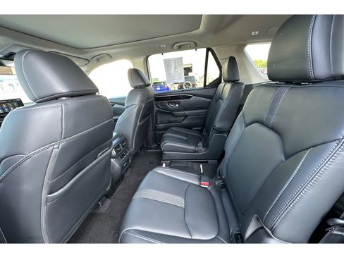 Used 2024 Honda Pilot Touring image 14