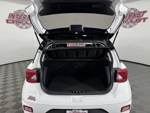 Used 2023 Hyundai Venue Limited w/ Cargo Package FWD image 27