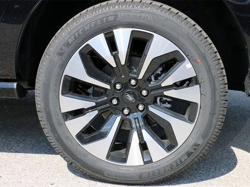 New 2025 Ford Expedition Platinum w/ Driver's Package image 9