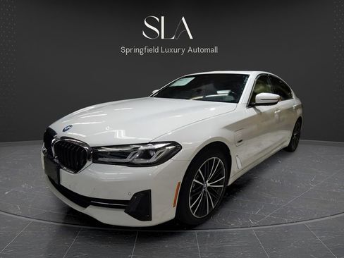 Used 2023 BMW 530e xDrive w/ Premium Package AWD/4WD image 2