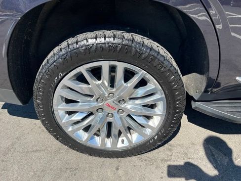 Used 2023 GMC Yukon Denali AWD/4WD image 10