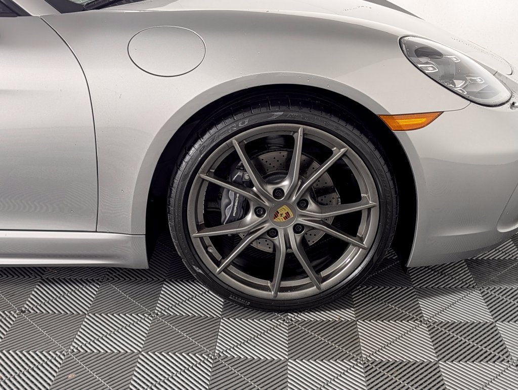 Used 2021 Porsche 718 Boxster RWD image 14