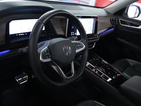 Used 2024 Volkswagen Atlas SEL Premium R-Line image 21