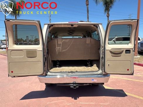 Used 2013 Ford E-350 and Econoline 350 XLT image 11