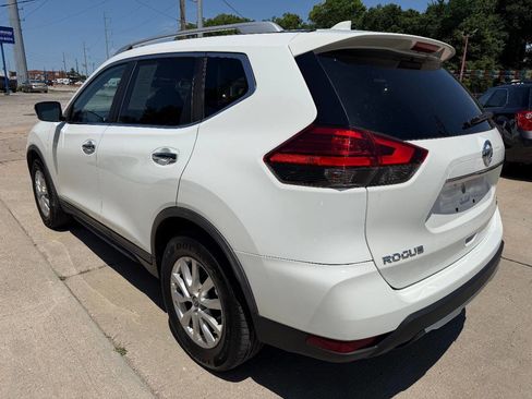 Used 2017 Nissan Rogue SV AWD/4WD image 5
