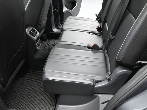 Used 2024 Volkswagen Tiguan SE R-Line image 14