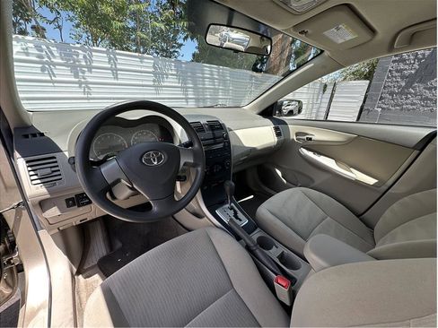 Used 2010 Toyota Corolla LE FWD image 2