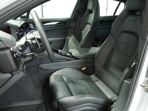 New 2025 Porsche Panamera 4 image 5