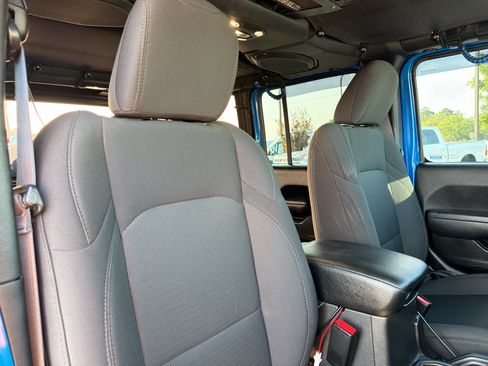Used 2023 Jeep Wrangler Unlimited Sport AWD/4WD image 24