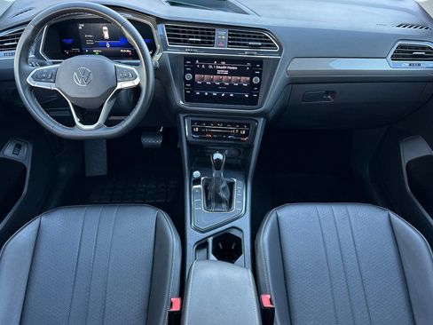 Used 2022 Volkswagen Tiguan SE image 13