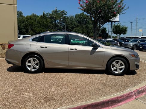 Used 2022 Chevrolet Malibu LS image 7