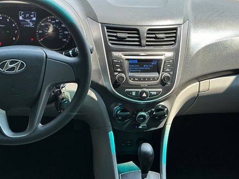Used 2017 Hyundai Accent SE FWD image 29