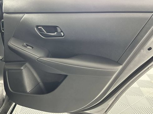 Used 2025 Nissan Sentra S FWD image 32