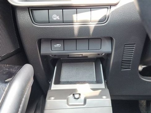 Used 2025 MAZDA MAZDA3 s FWD image 21