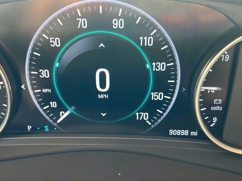 Used 2017 Buick LaCrosse Preferred image 13