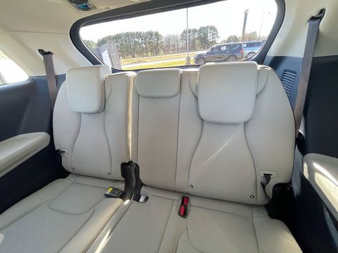 New 2026 Kia Carnival EX FWD image 27