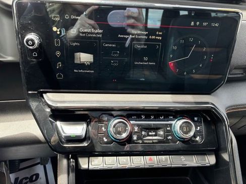 Used 2024 GMC Sierra 2500 AT4 w/ AT4 Premium Plus Package AWD/4WD image 30