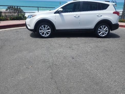 Used 2014 Toyota RAV4 Limited w/ Technology Package AWD/4WD image 8