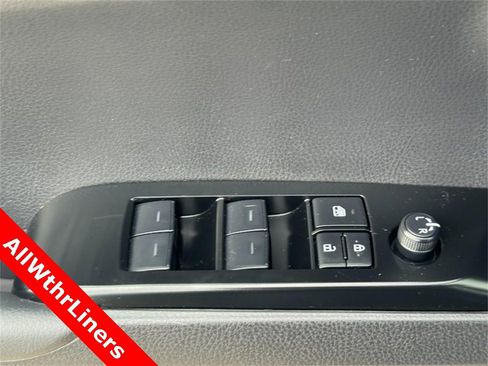 Used 2025 Toyota Camry SE image 25